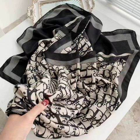 tw-11134207-7rbk2-m9090quv801lf1