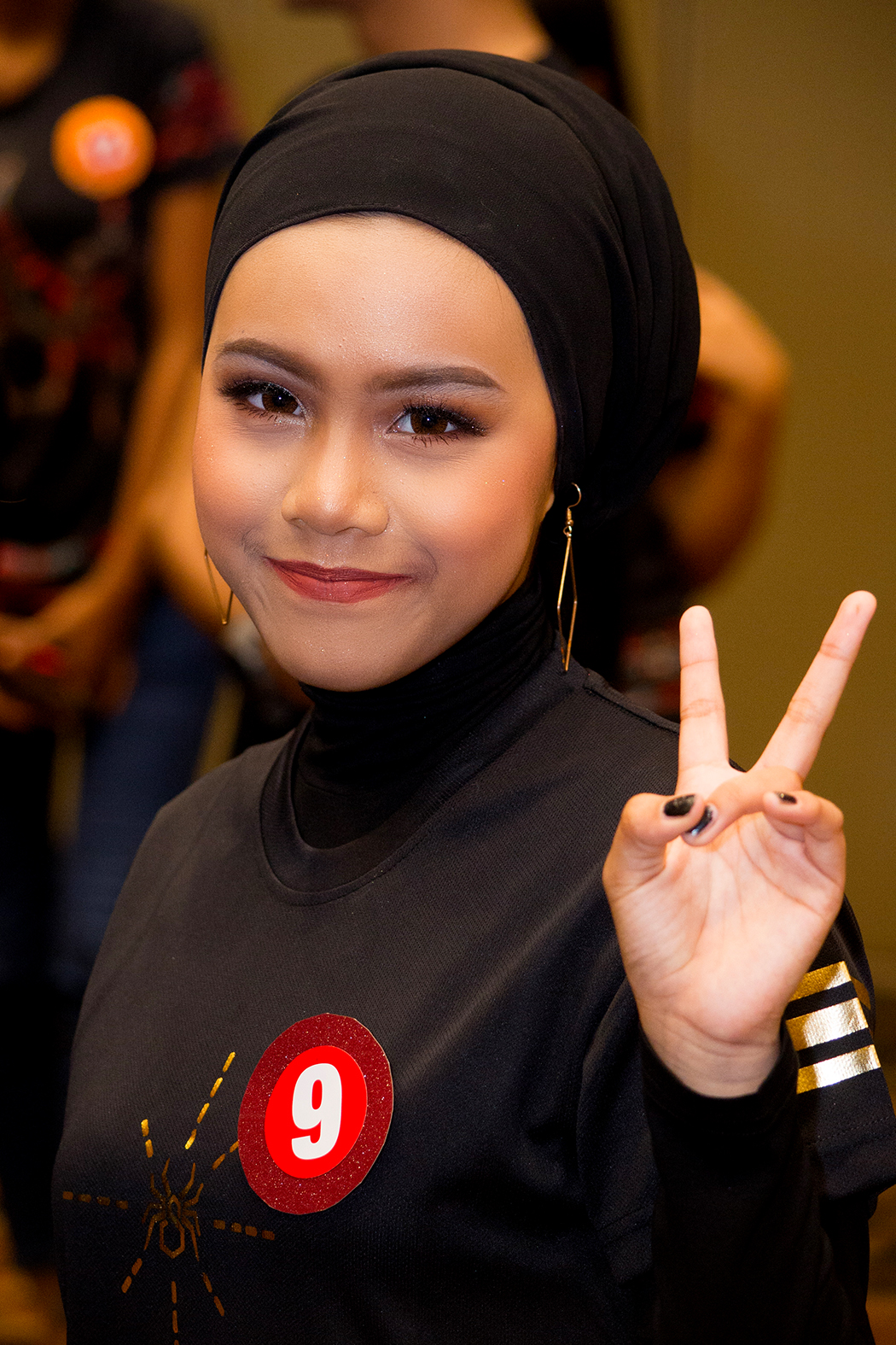 IAMS - Girl Web 1.jpg