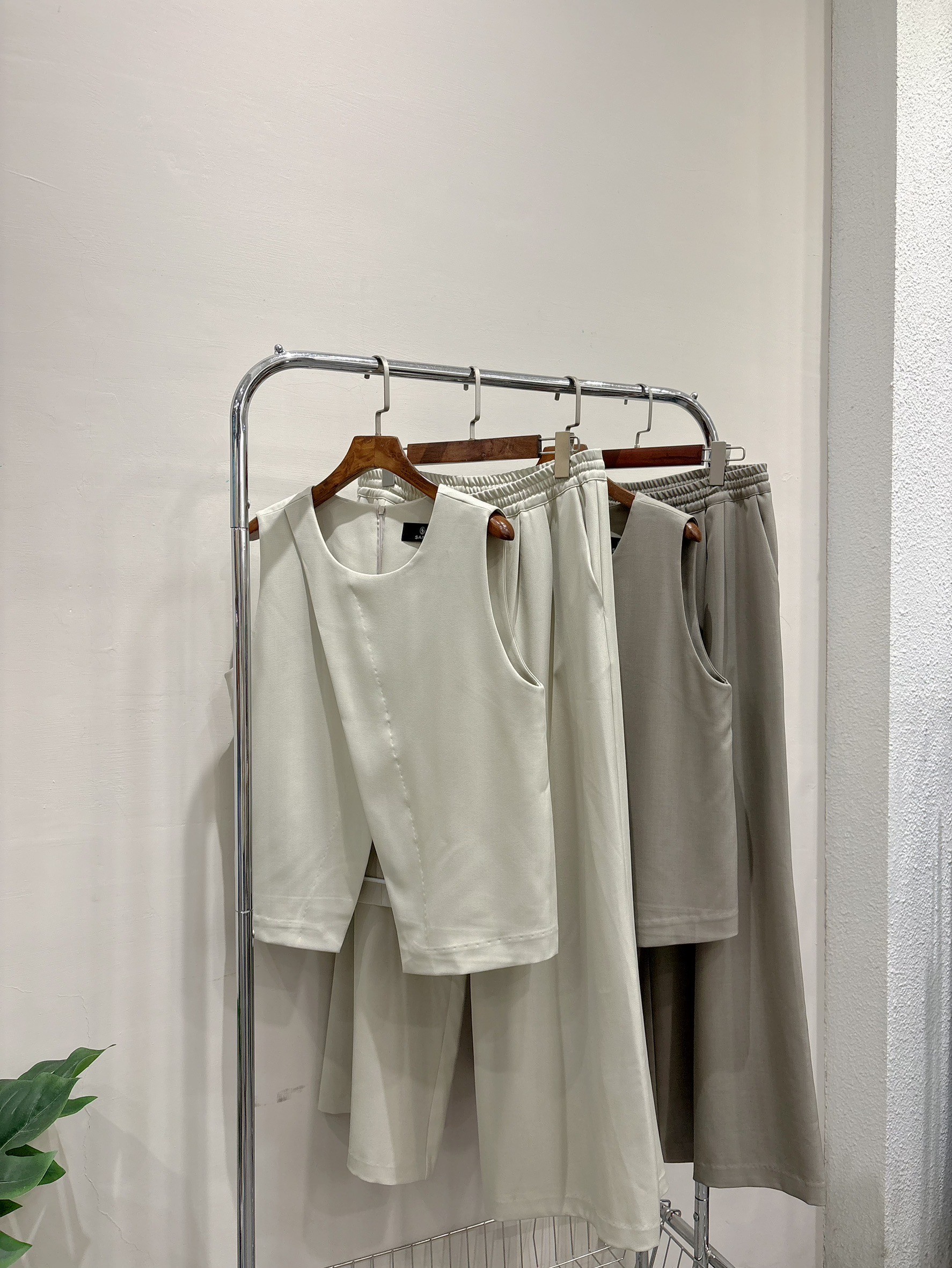 LINE_ALBUM_平拍照_250502_23