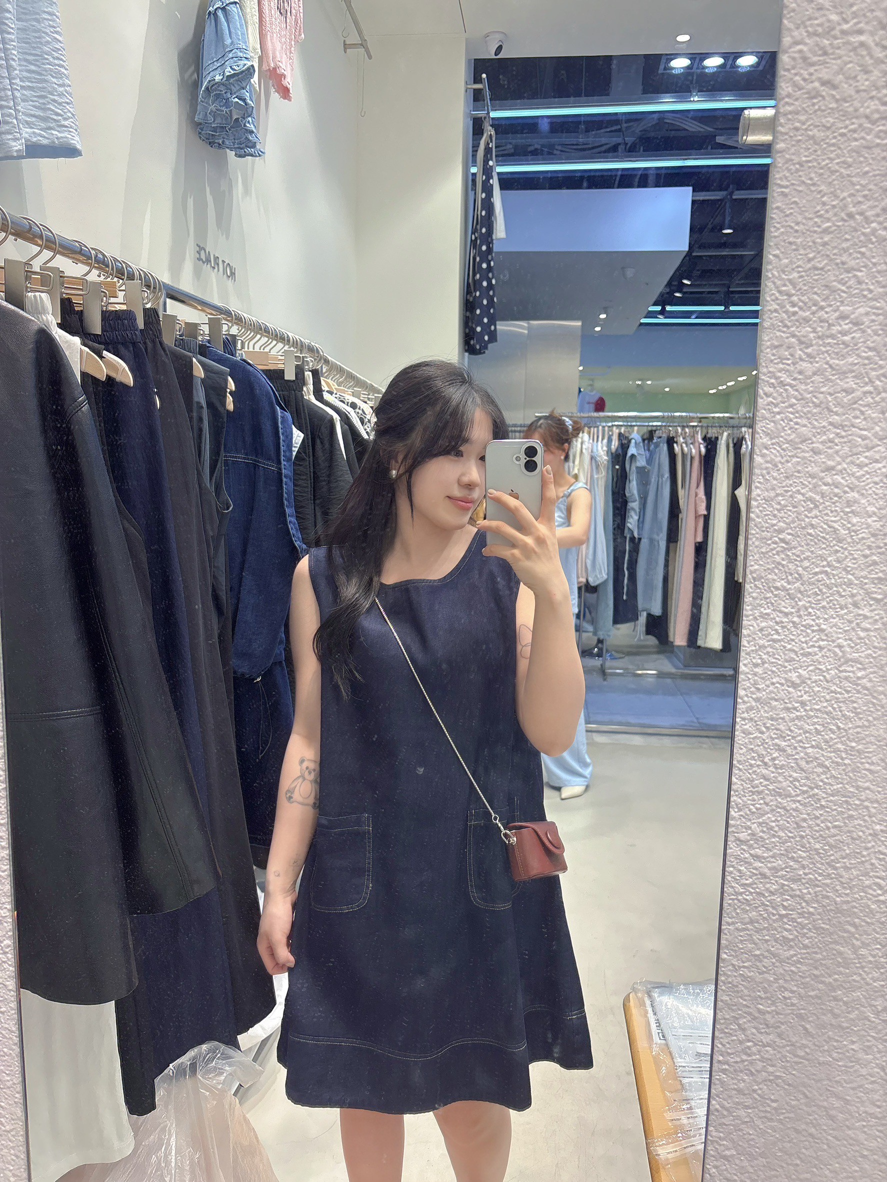 LINE_ALBUM_（一）hotplace_250505_28