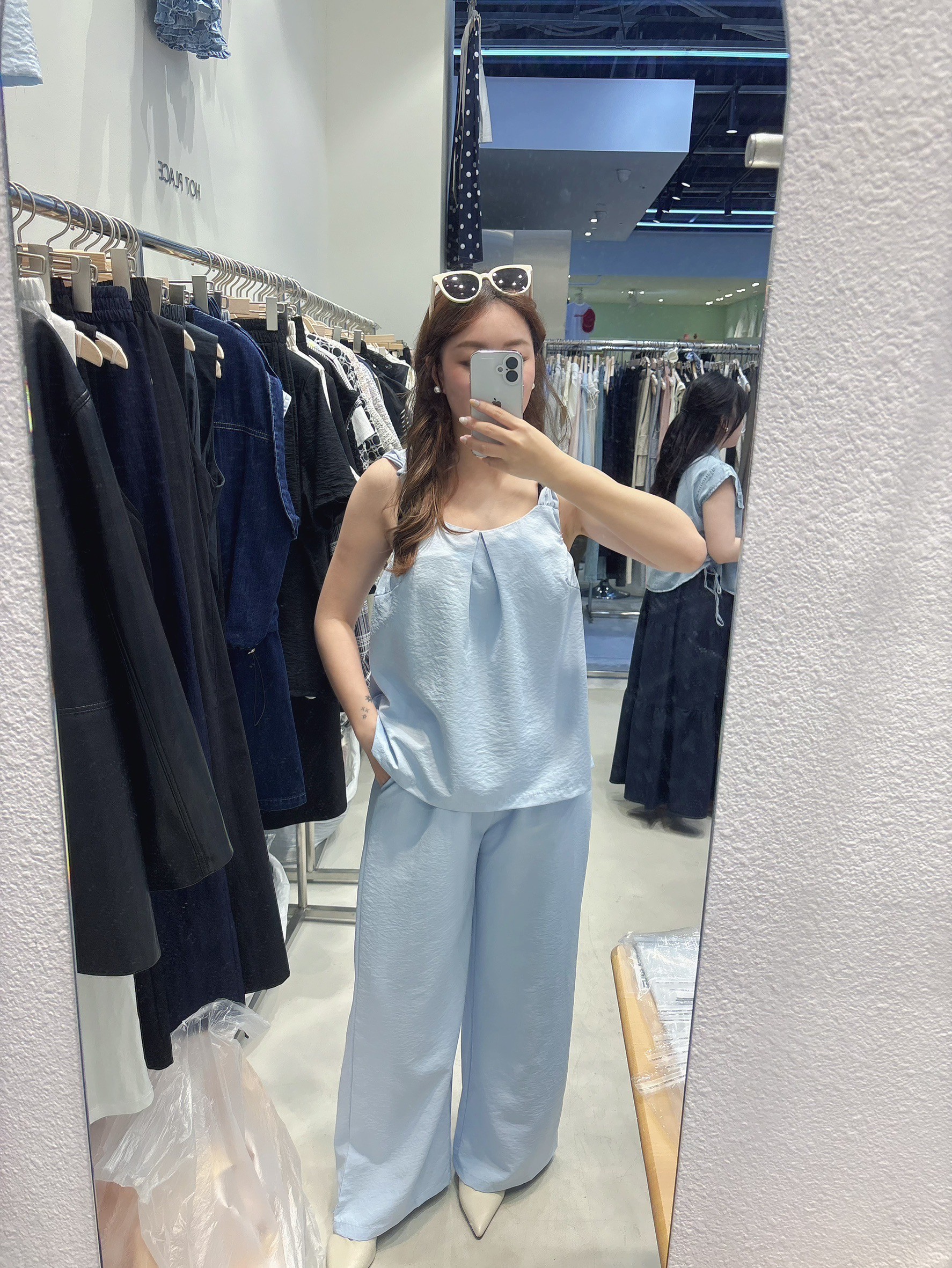 LINE_ALBUM_（一）hotplace_250505_32