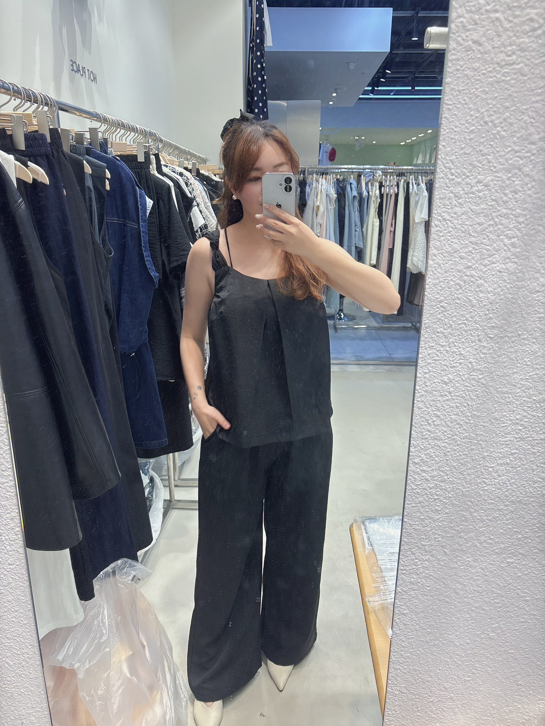 LINE_ALBUM_（一）hotplace_250505_33
