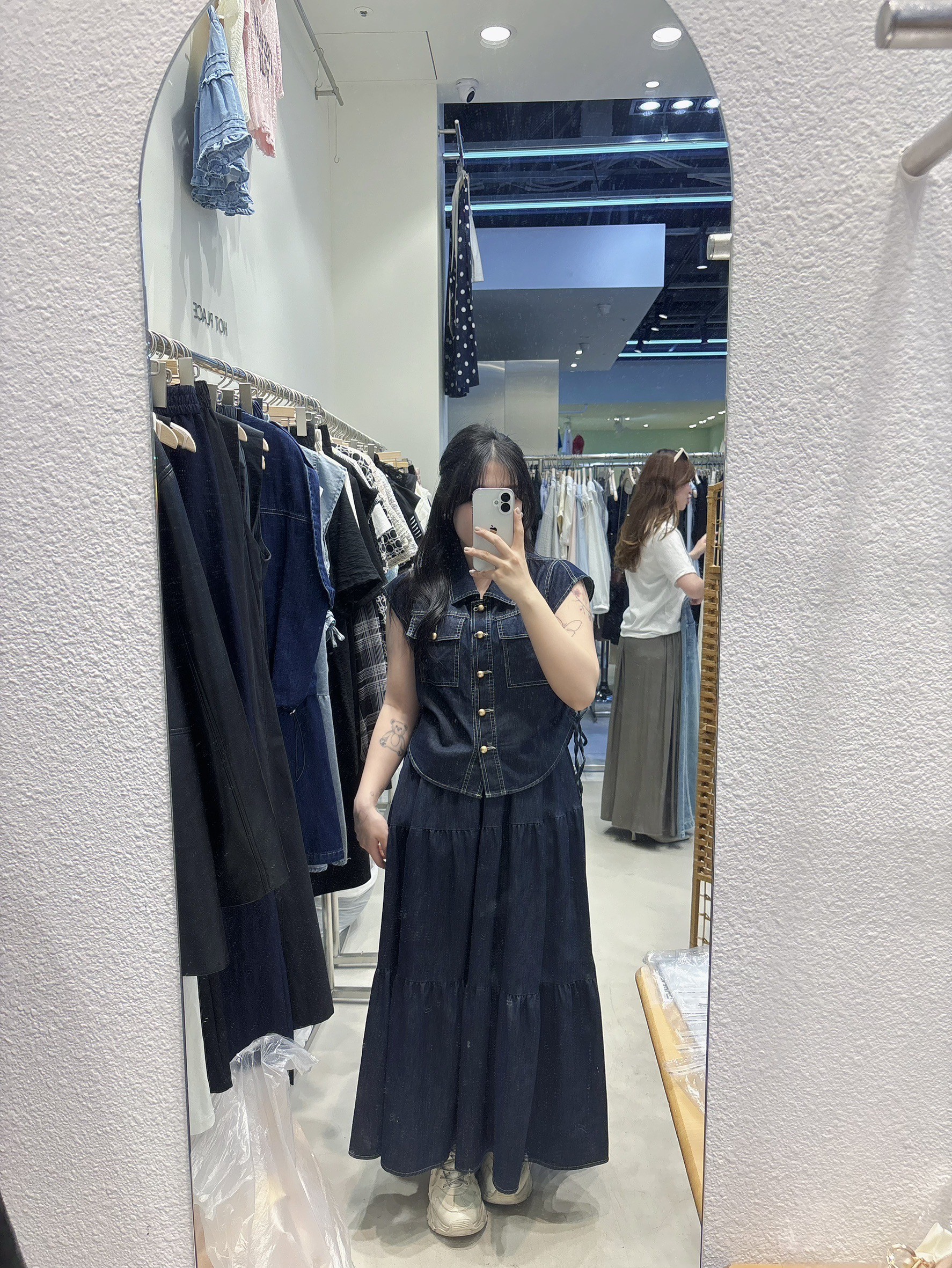 LINE_ALBUM_（一）hotplace_250505_39