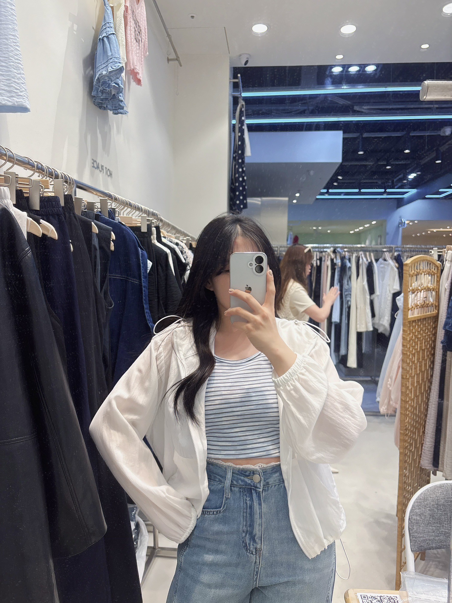 LINE_ALBUM_（一）hotplace_250505_51