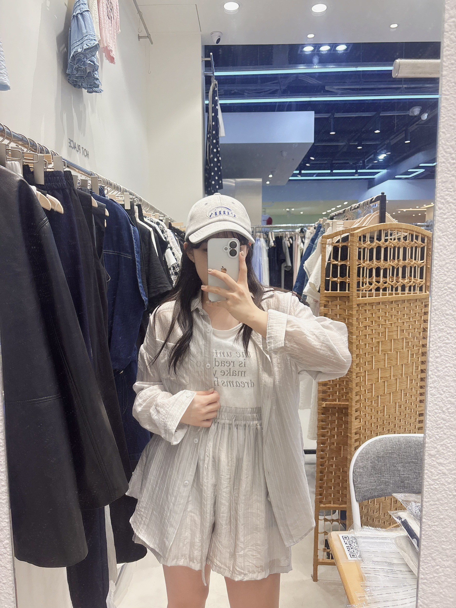 LINE_ALBUM_（一）hotplace_250505_66
