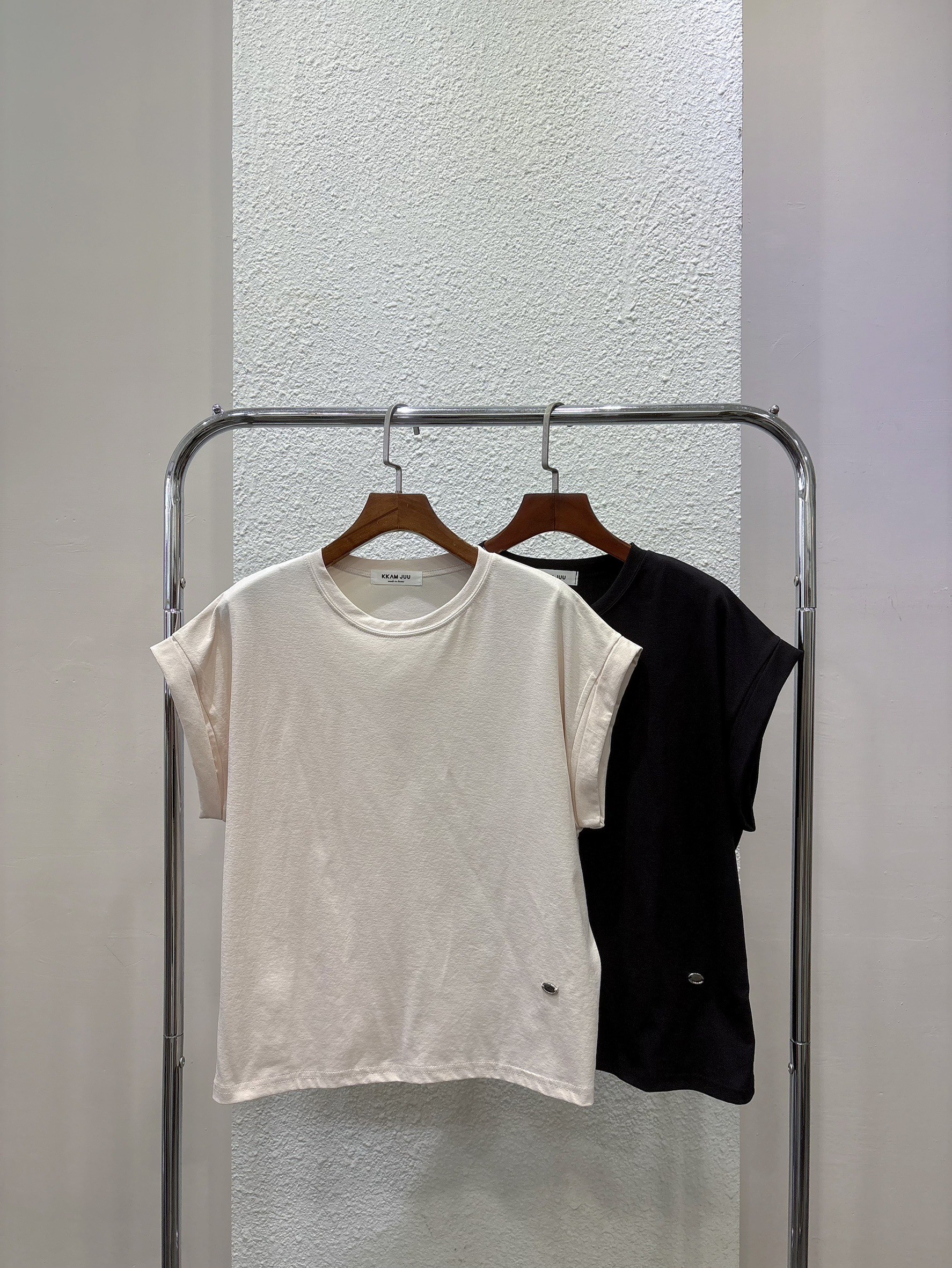 LINE_ALBUM_平拍照_250620_272