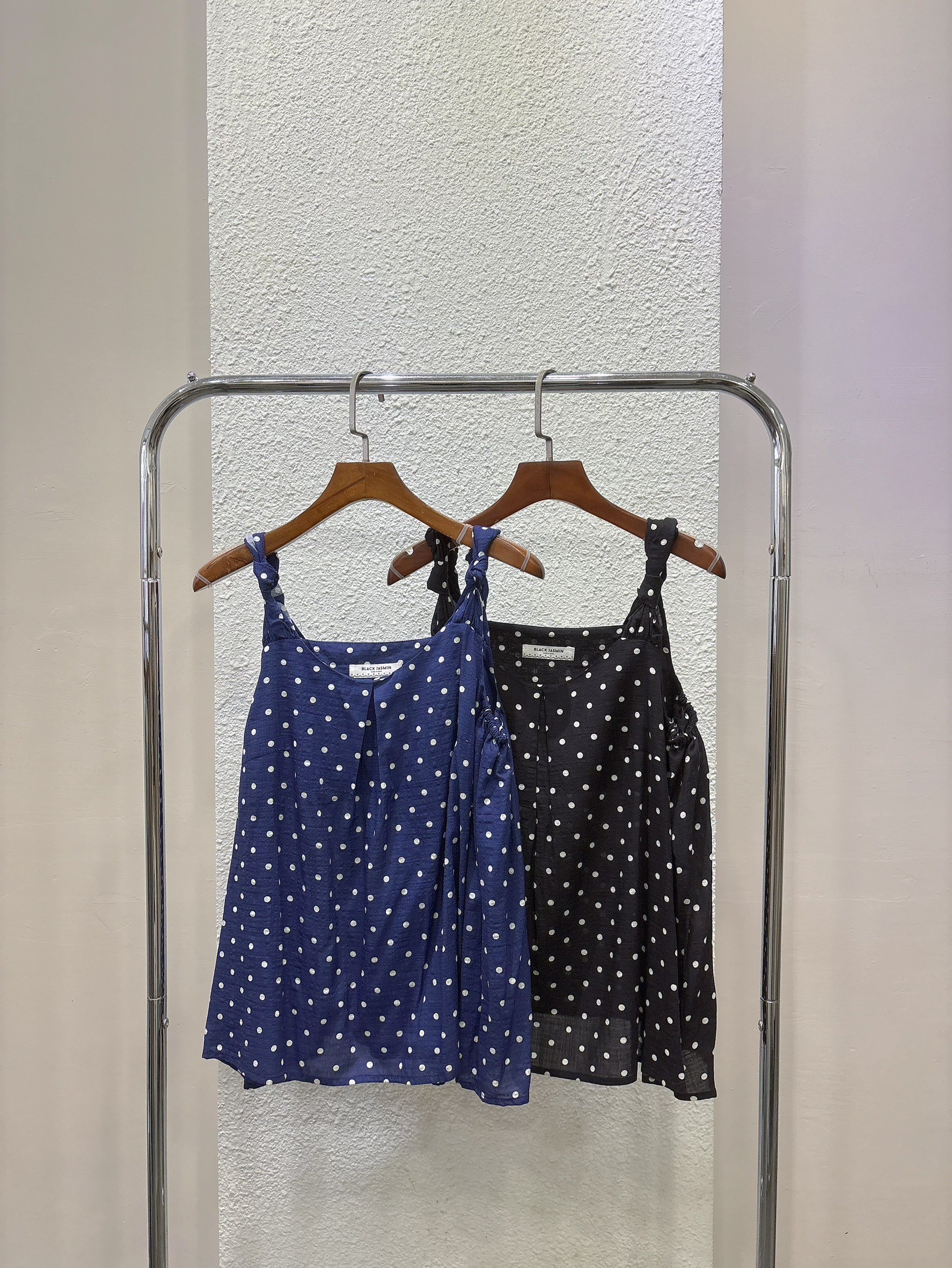 LINE_ALBUM_平拍照_250620_257