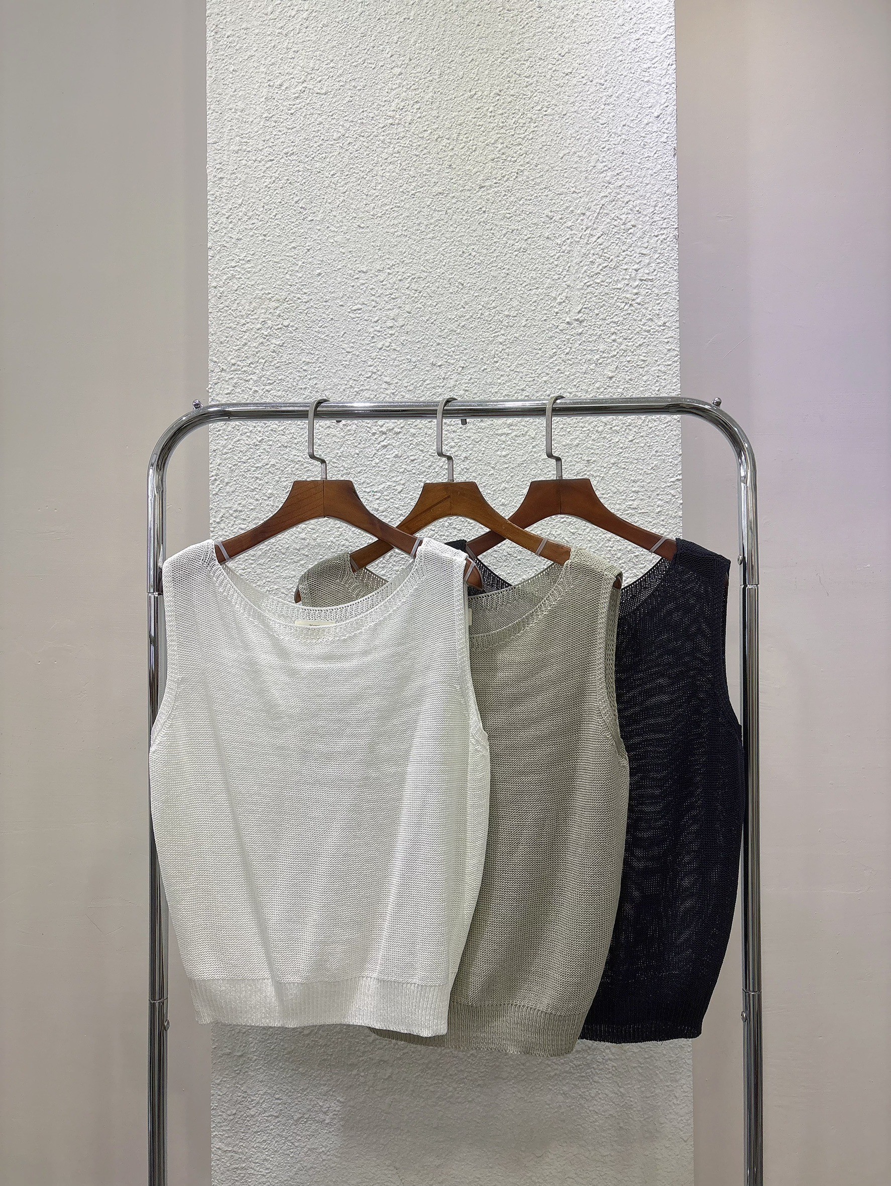 LINE_ALBUM_平拍照_250620_258