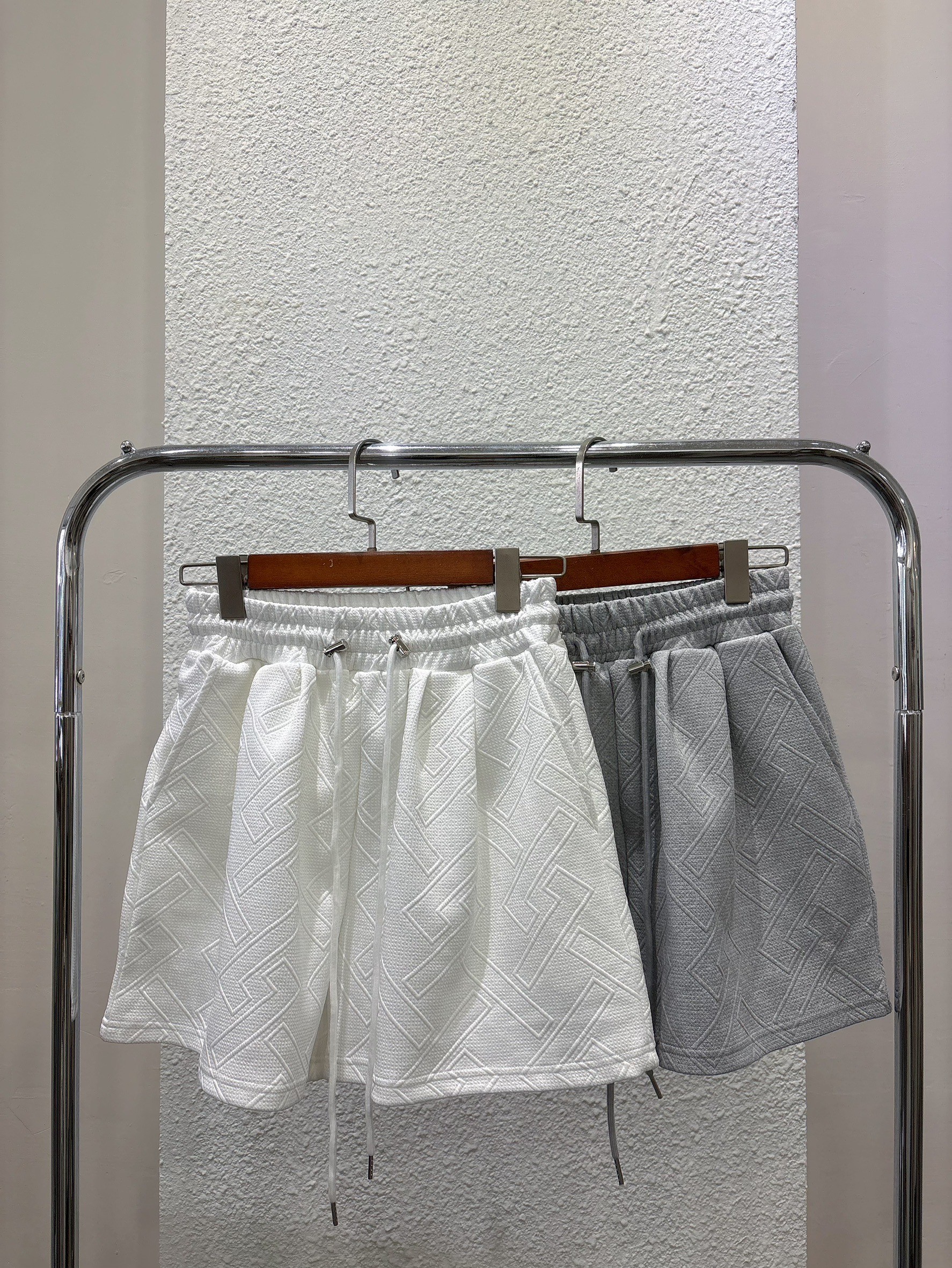 LINE_ALBUM_平拍照_250620_253