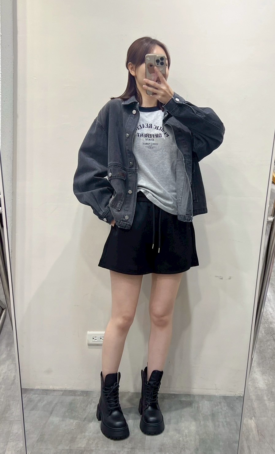 LINE_ALBUM_10.16直播_251020_79