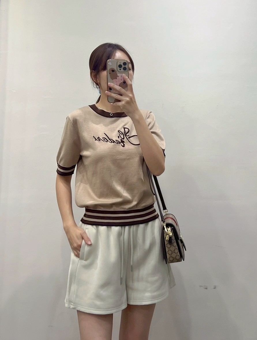 LINE_ALBUM_10.16直播_251020_72