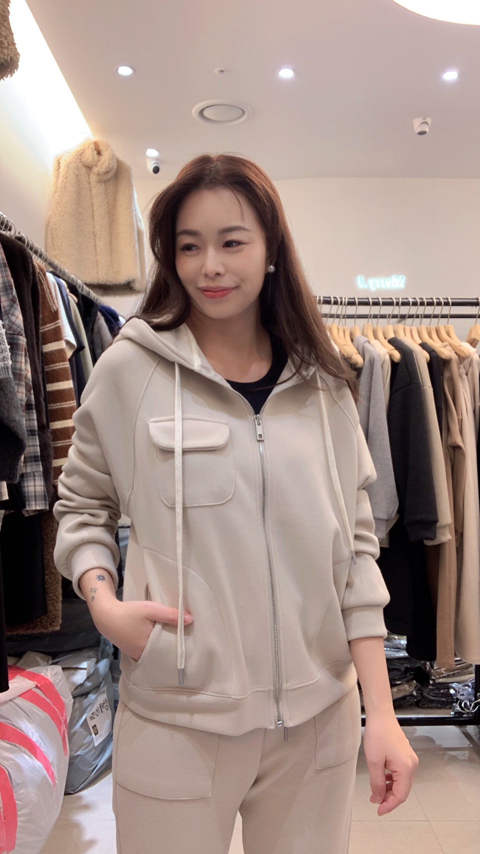 LINE_ALBUM_1201（晚1）_251202_9