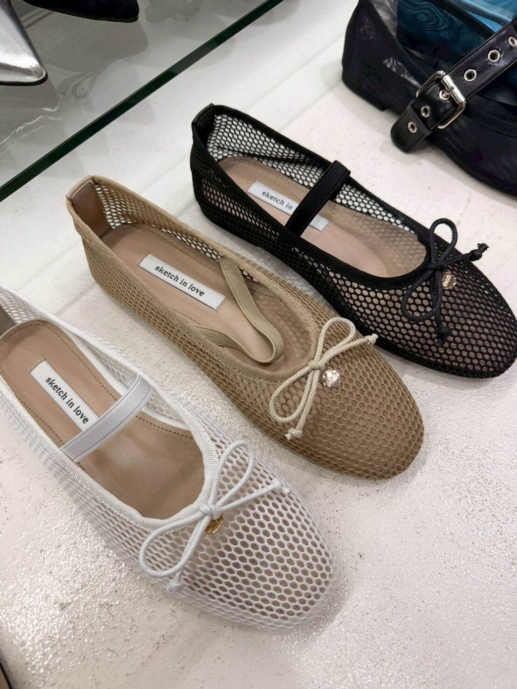 LINE_ALBUM_鞋_260611_8