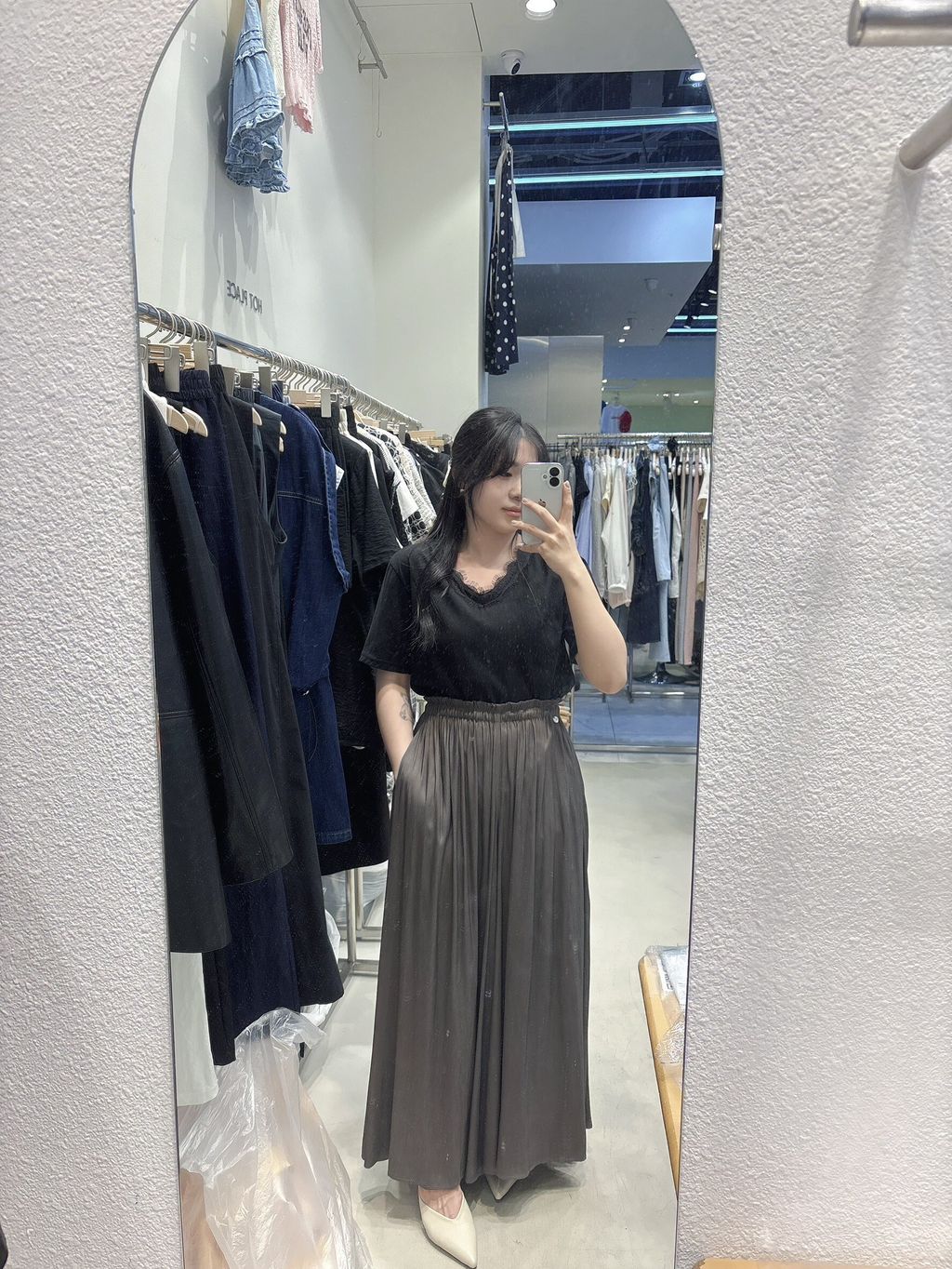LINE_ALBUM_（一）hotplace_250505_41