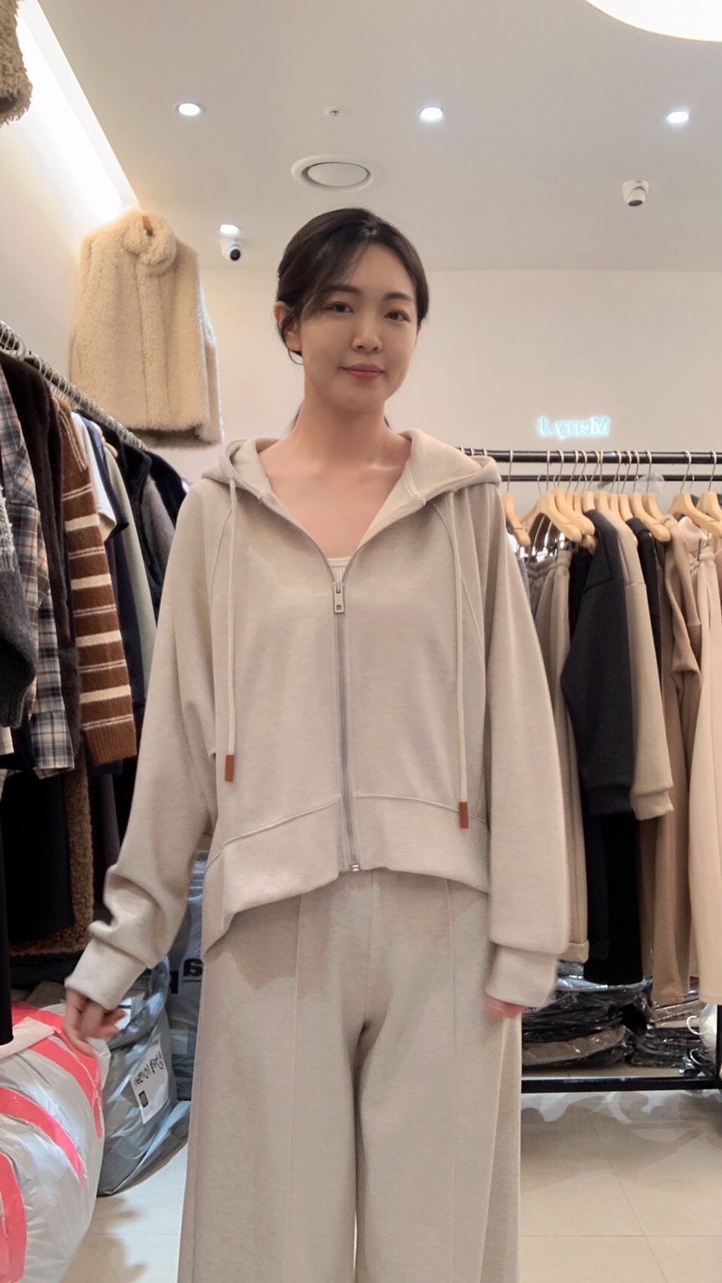 LINE_ALBUM_1201（晚1）_251202_20