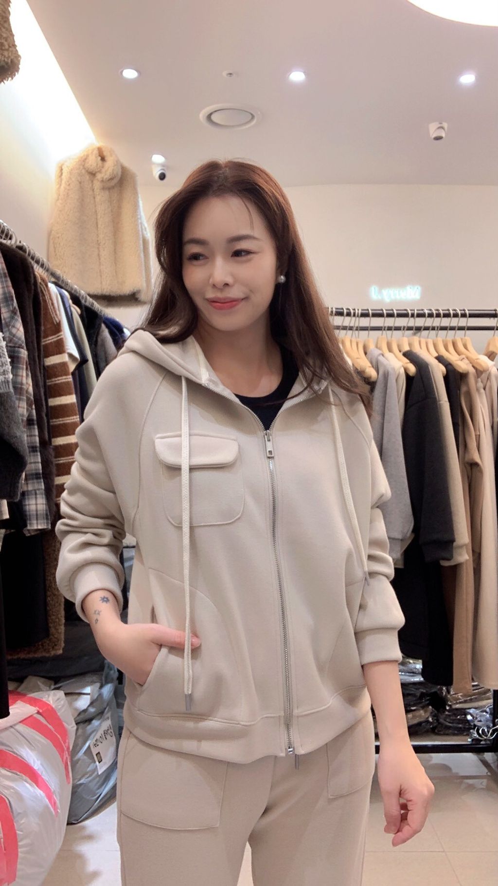 LINE_ALBUM_1201（晚1）_251202_9