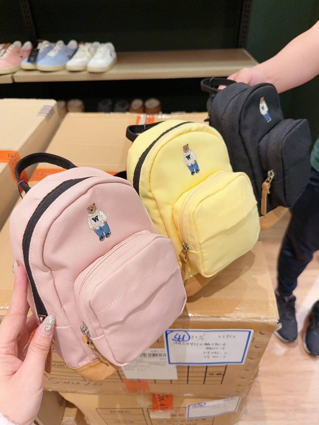 db6b487d-5b73-4b26-96ec-29208f579b5c