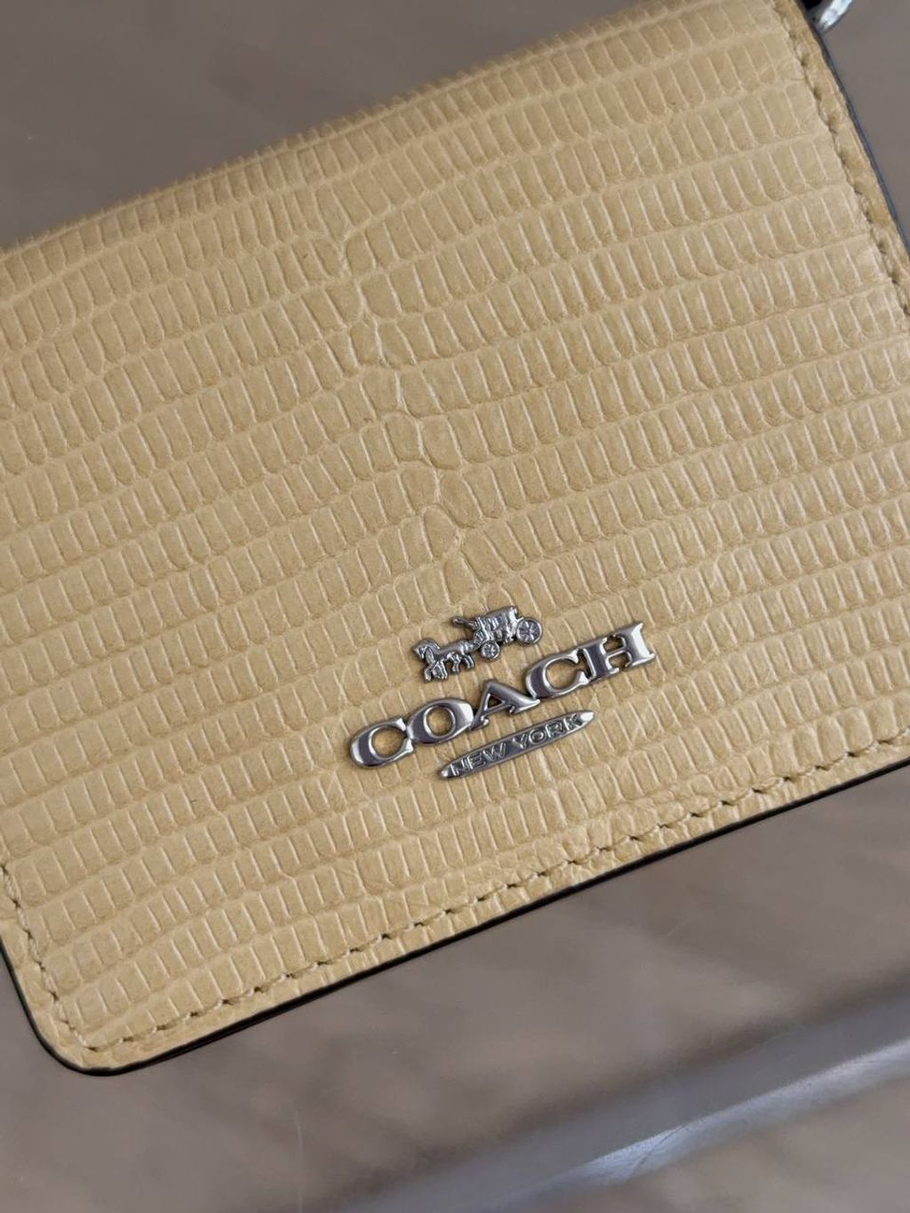 e3d2f6b5-57dc-40b8-a719-12d26911f658