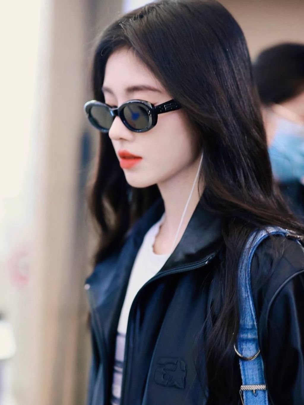 e19d114b-b303-462e-84be-64dfaeaef50b