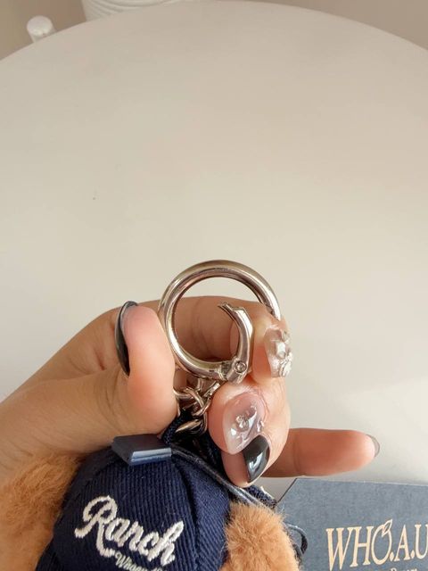 e8b4190a-4866-45f3-bcac-7cfd3e51ee76