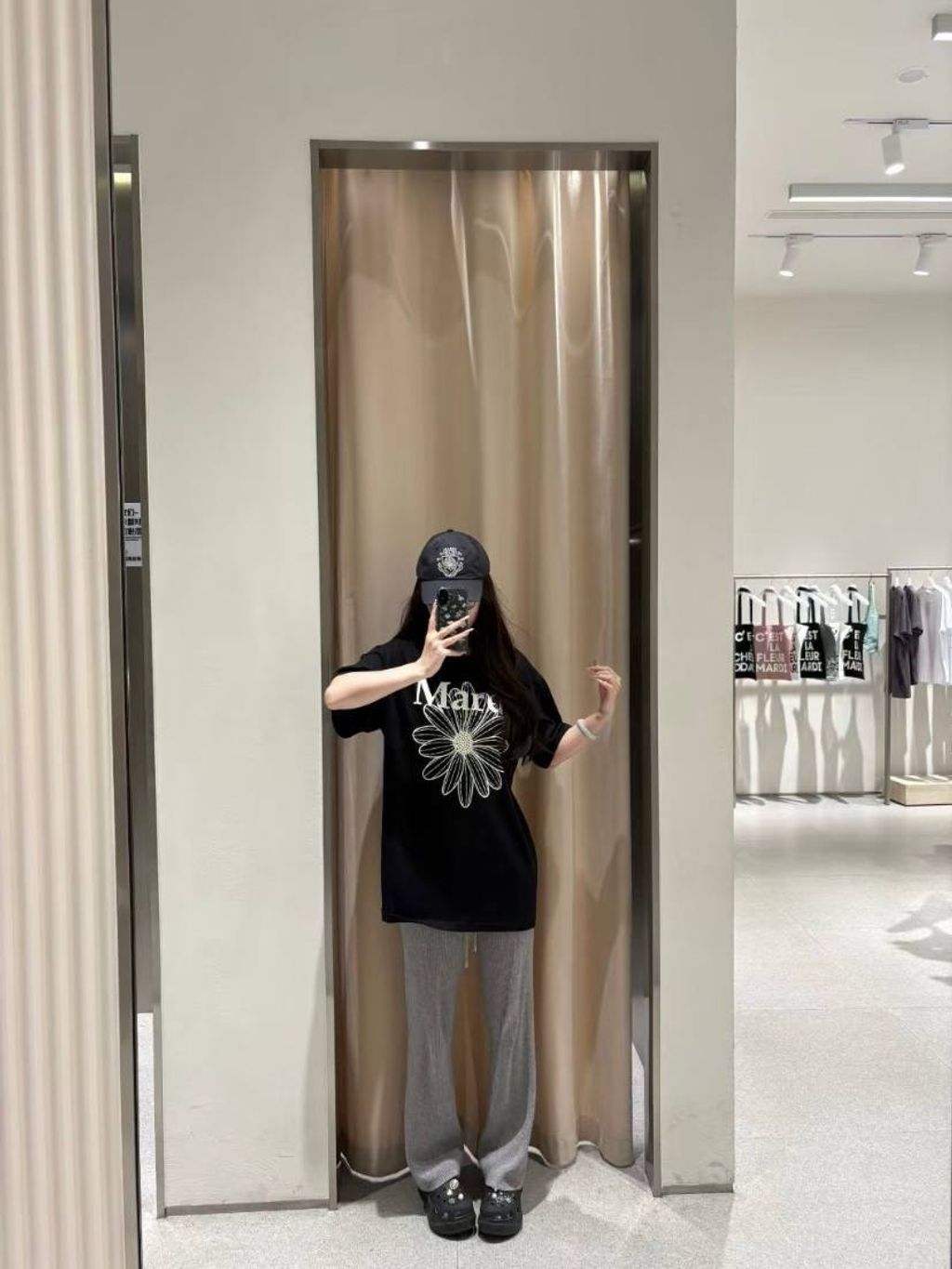 56263f70-d8a6-48ef-902b-49388c3ec867