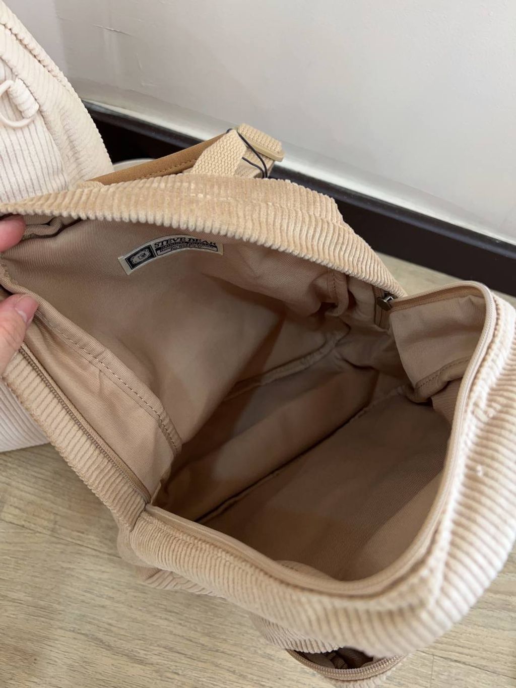 01595670-3b53-499b-802c-cf8a95ed8c9c