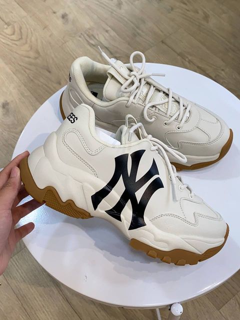 ec242312-b2af-4472-875e-fdaf93bad90e