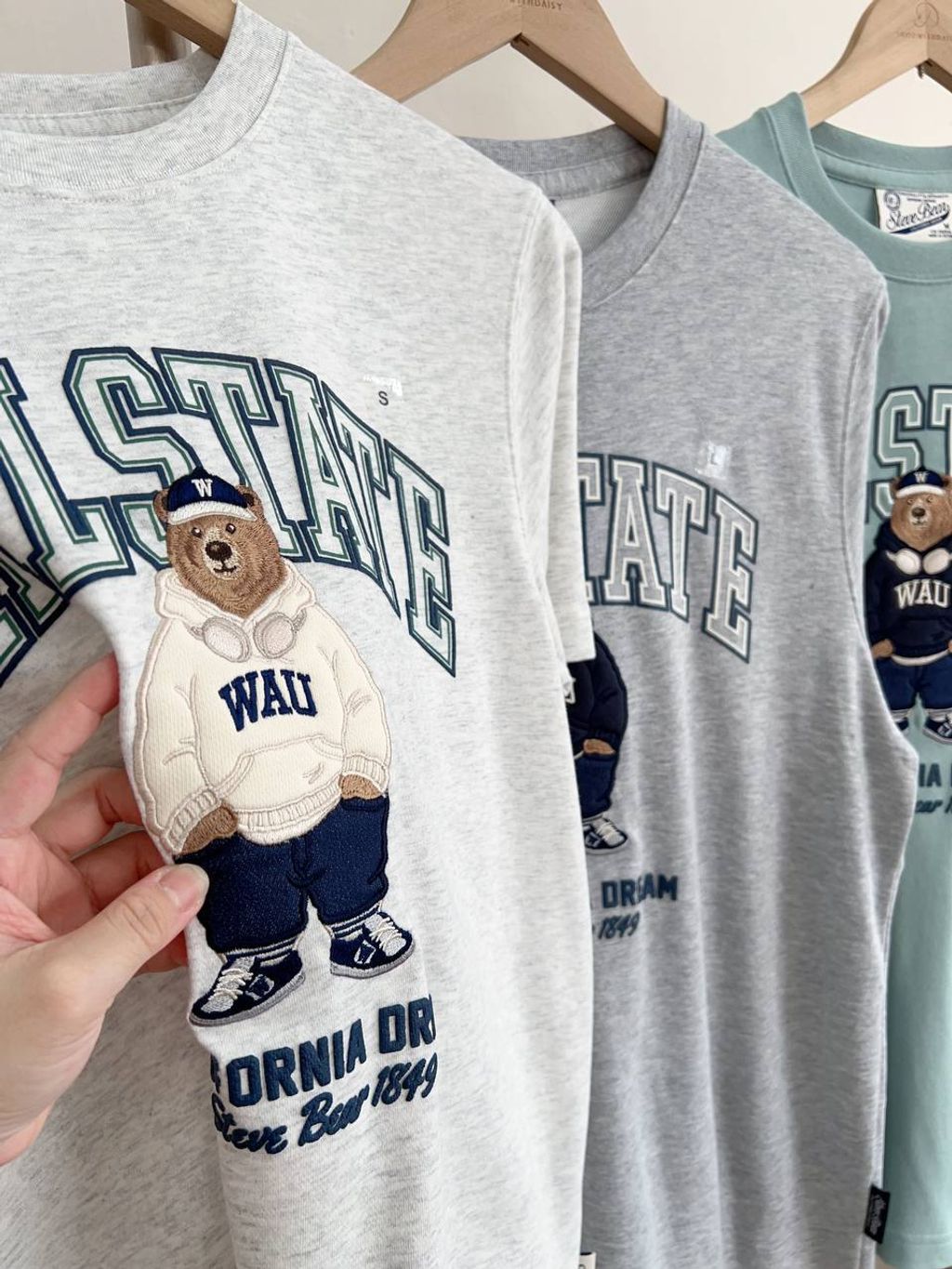 ee7b4b33-3fc2-439c-be77-3a079f3c6921