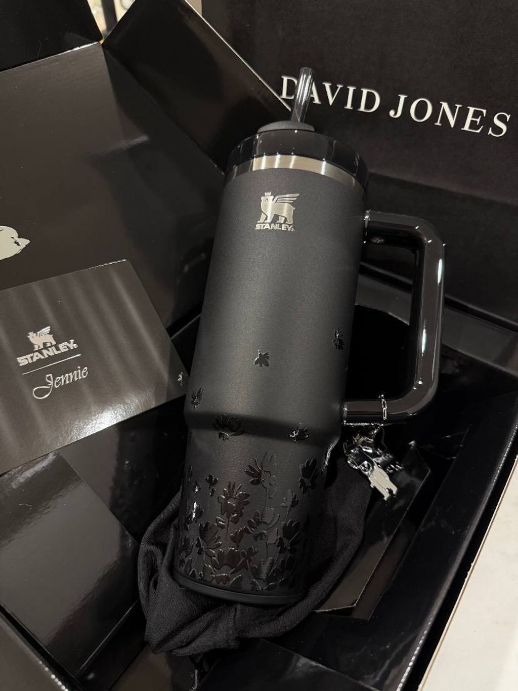 f0b8cf32-5aef-437d-abd5-344bd37cebba