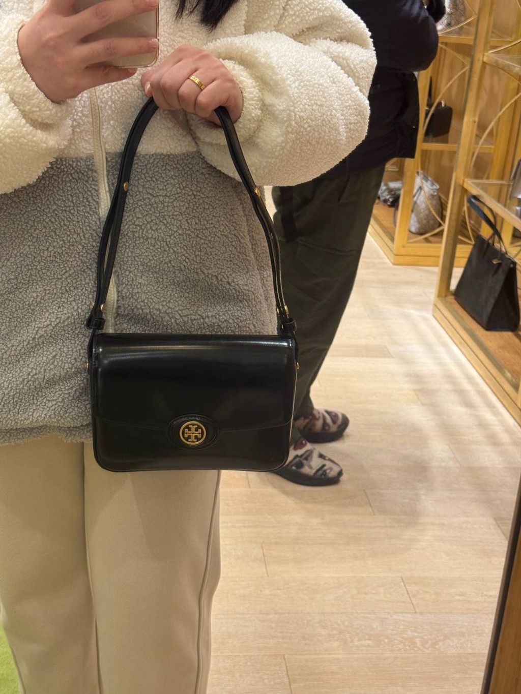 427113d7-96b2-4de3-a428-754cb5dd20d7