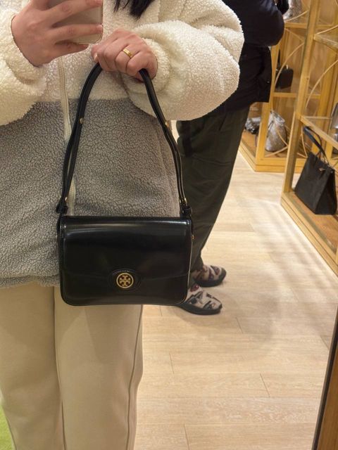 427113d7-96b2-4de3-a428-754cb5dd20d7