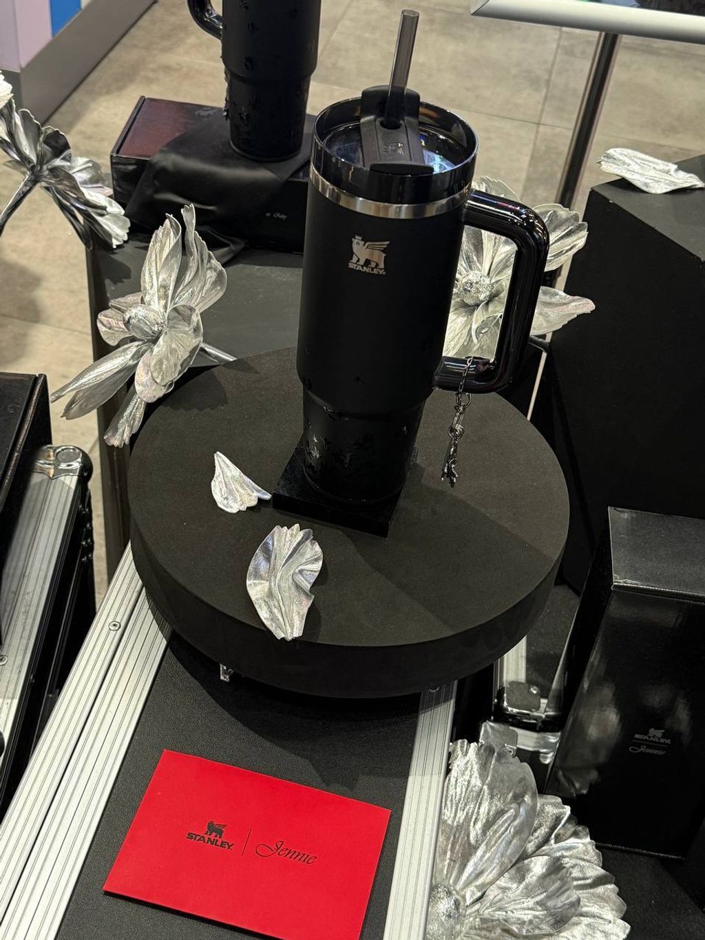 ae6b10e8-929b-420a-8c01-60b20ffc0925