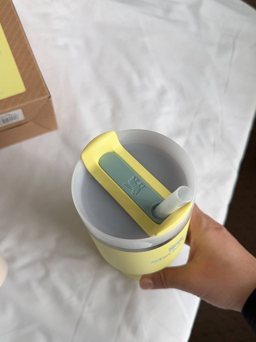 9df7043c-2dc4-43e0-bb0a-b1a67457c9c8