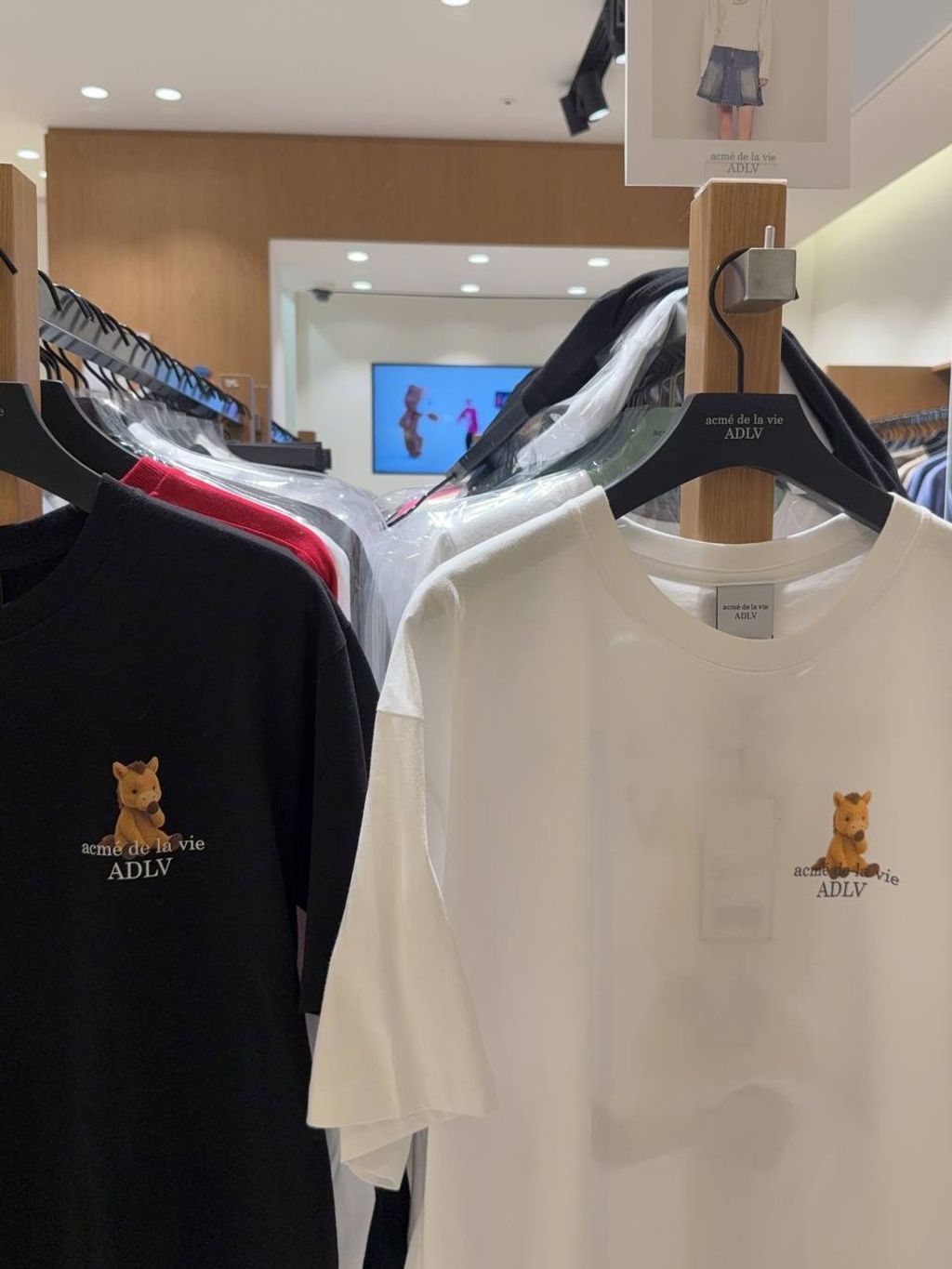 aa54aad9-a373-44f2-badf-ecb2b83ca5b9