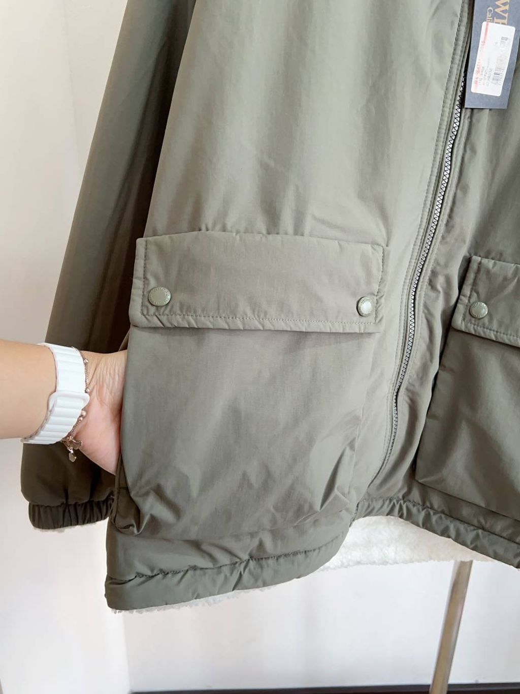 ef69729a-be16-409b-8b49-54815b8b5acf