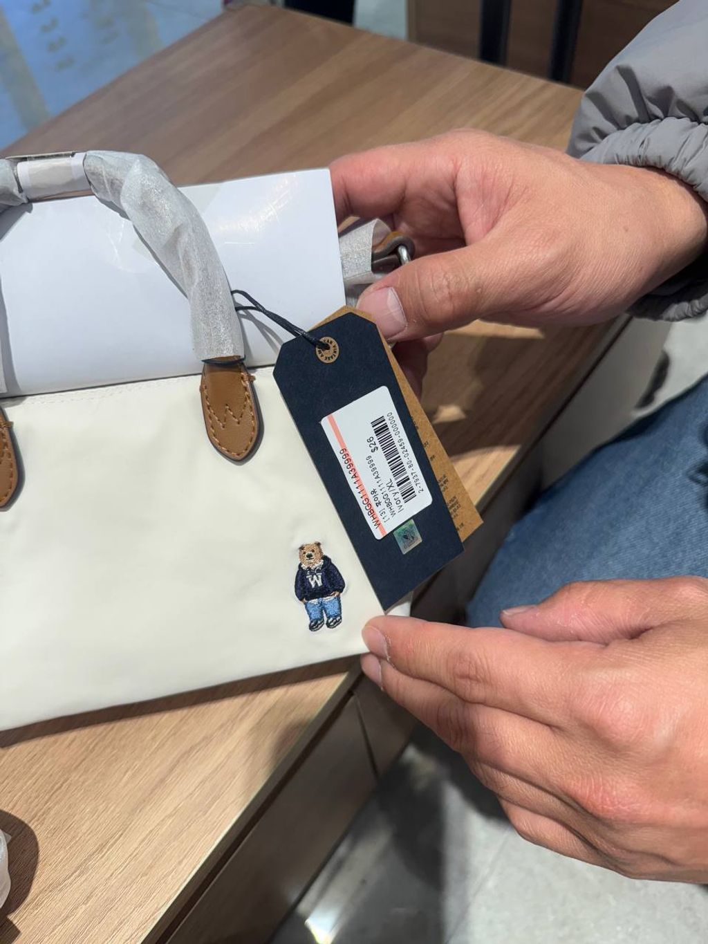 6c940116-f0d0-4203-8155-13fa01d9e2a1