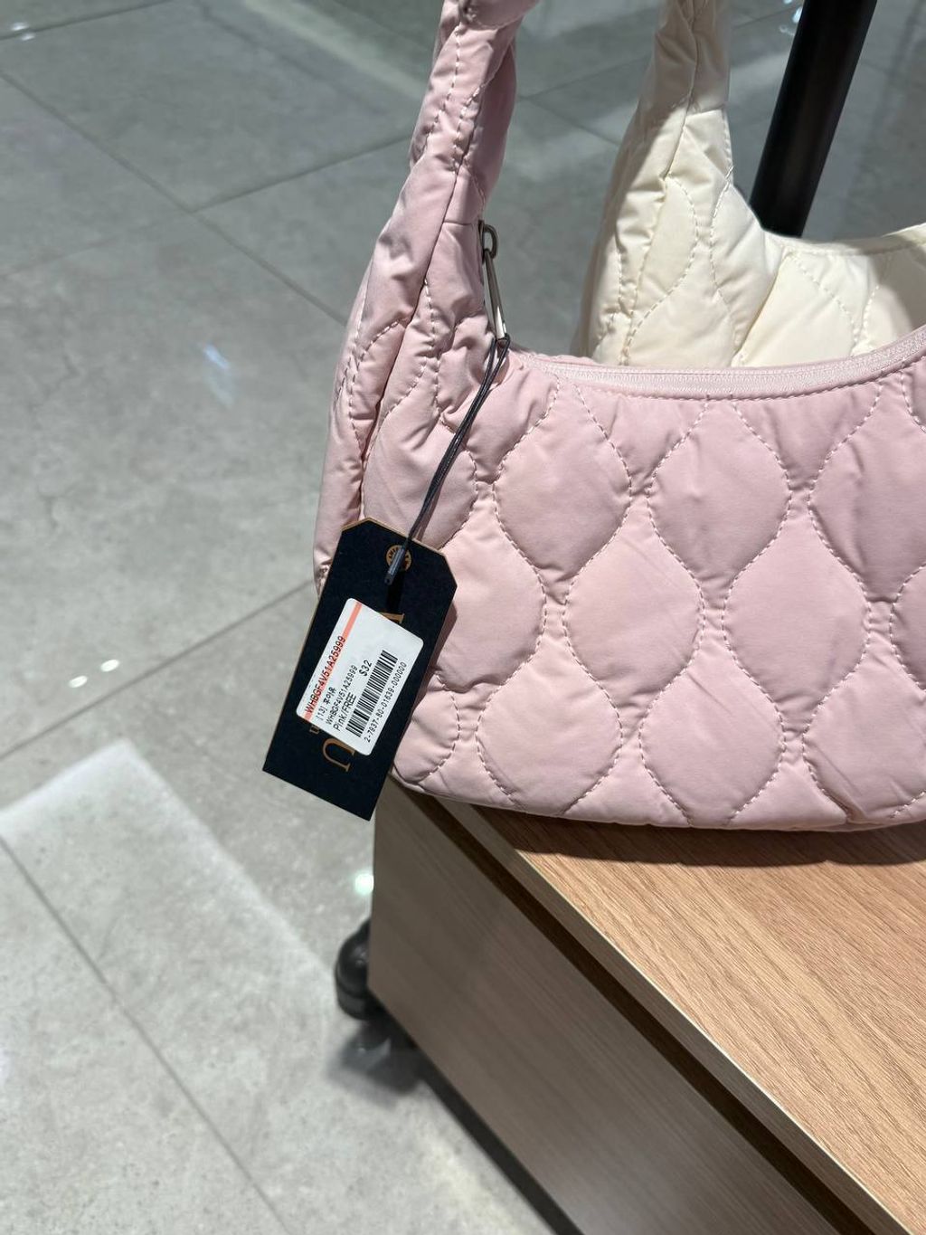 171b1088-2a8a-442e-a421-d813c0bb58e2