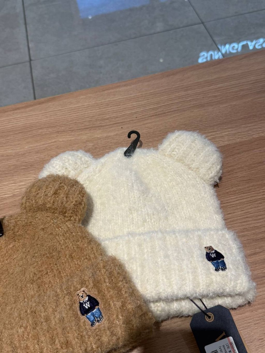 20f2ba2a-8fc1-4523-a3bb-3b0200154863