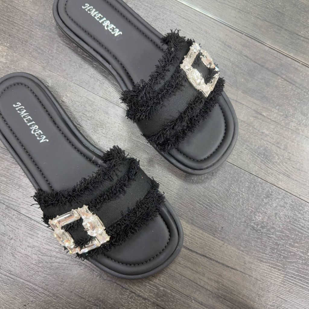 cc827043-bb8f-4abb-98ae-bb6dc80f4a5f