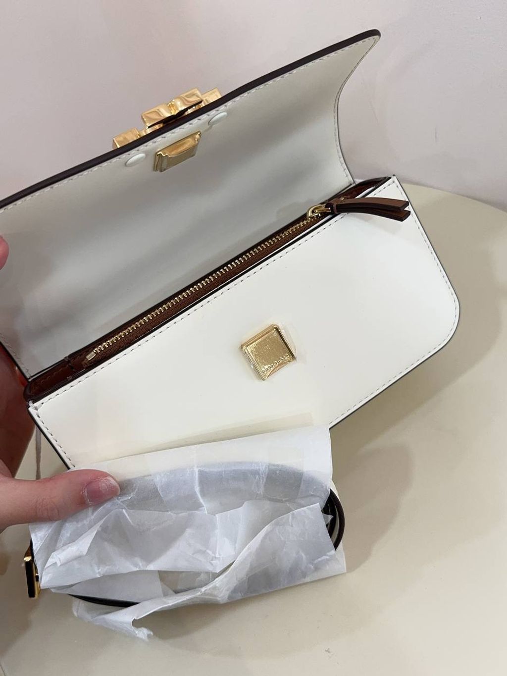 2e59543f-5052-47dc-8a66-e96714575763