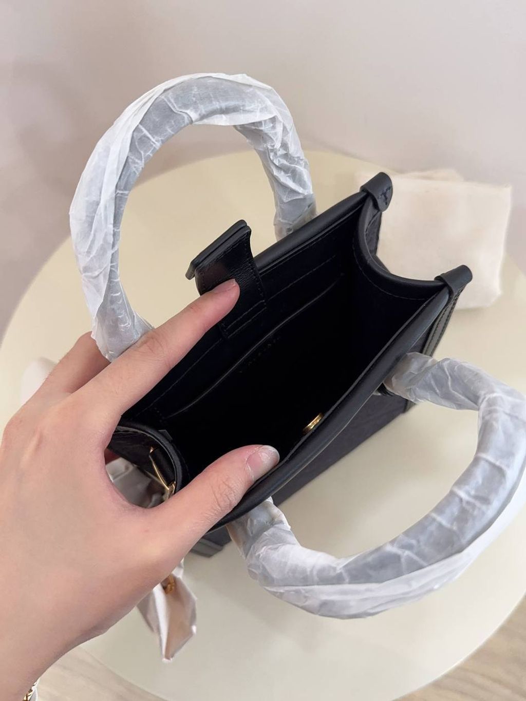 2ce943f3-d335-404b-a638-2a7545889e99