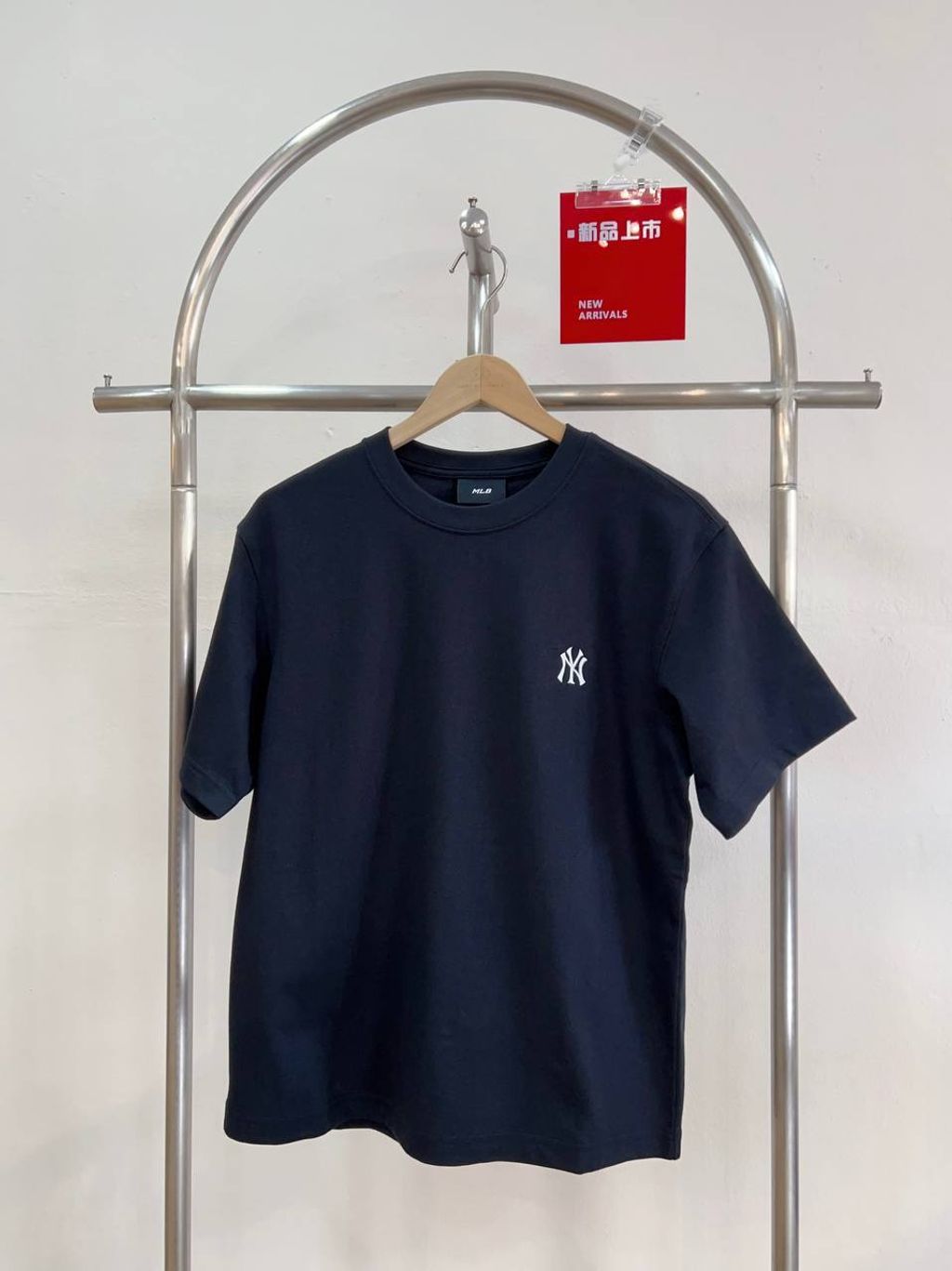 e303b5c6-06b7-4f16-a2a3-36997a6d3e17