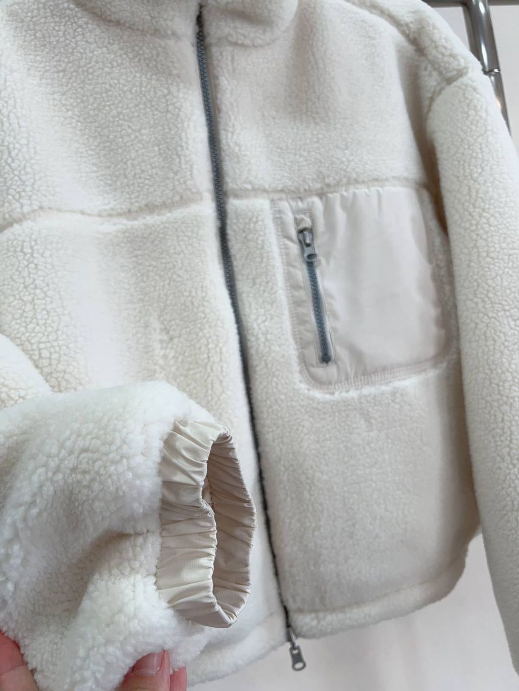 cb3a4564-05a5-4d4b-9459-dcd43688c694