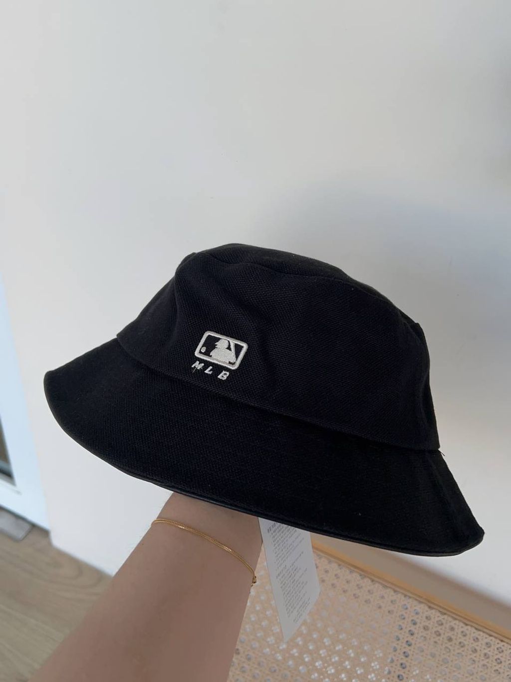 b5bd09a6-8db8-42ba-b7fe-69f7ea426a3f