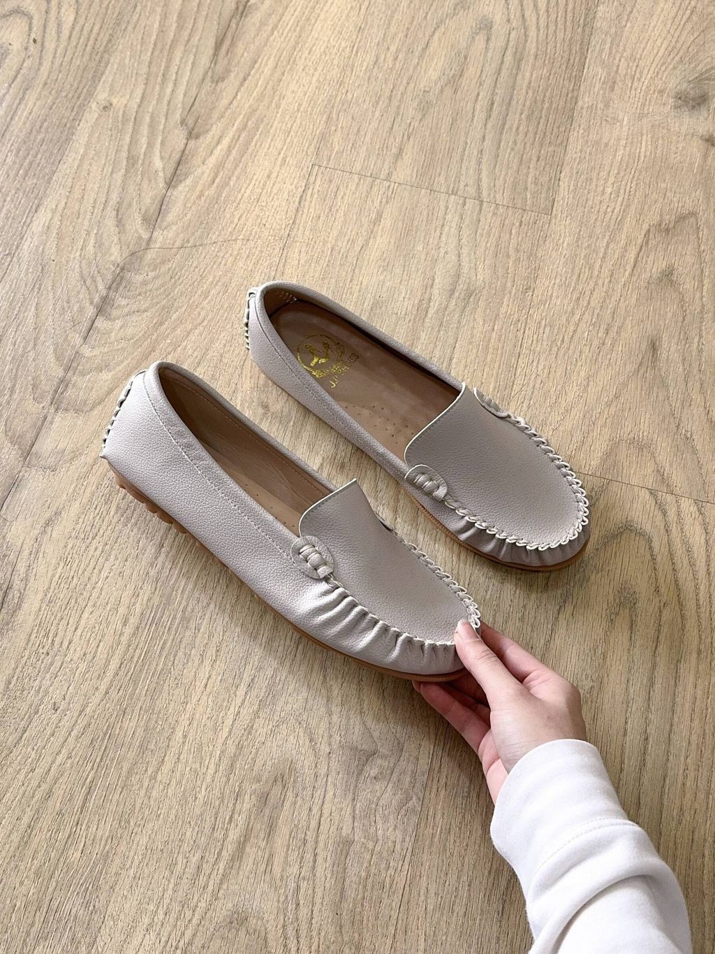 d5c70e77-133b-4caa-a42e-d0e8f587f809