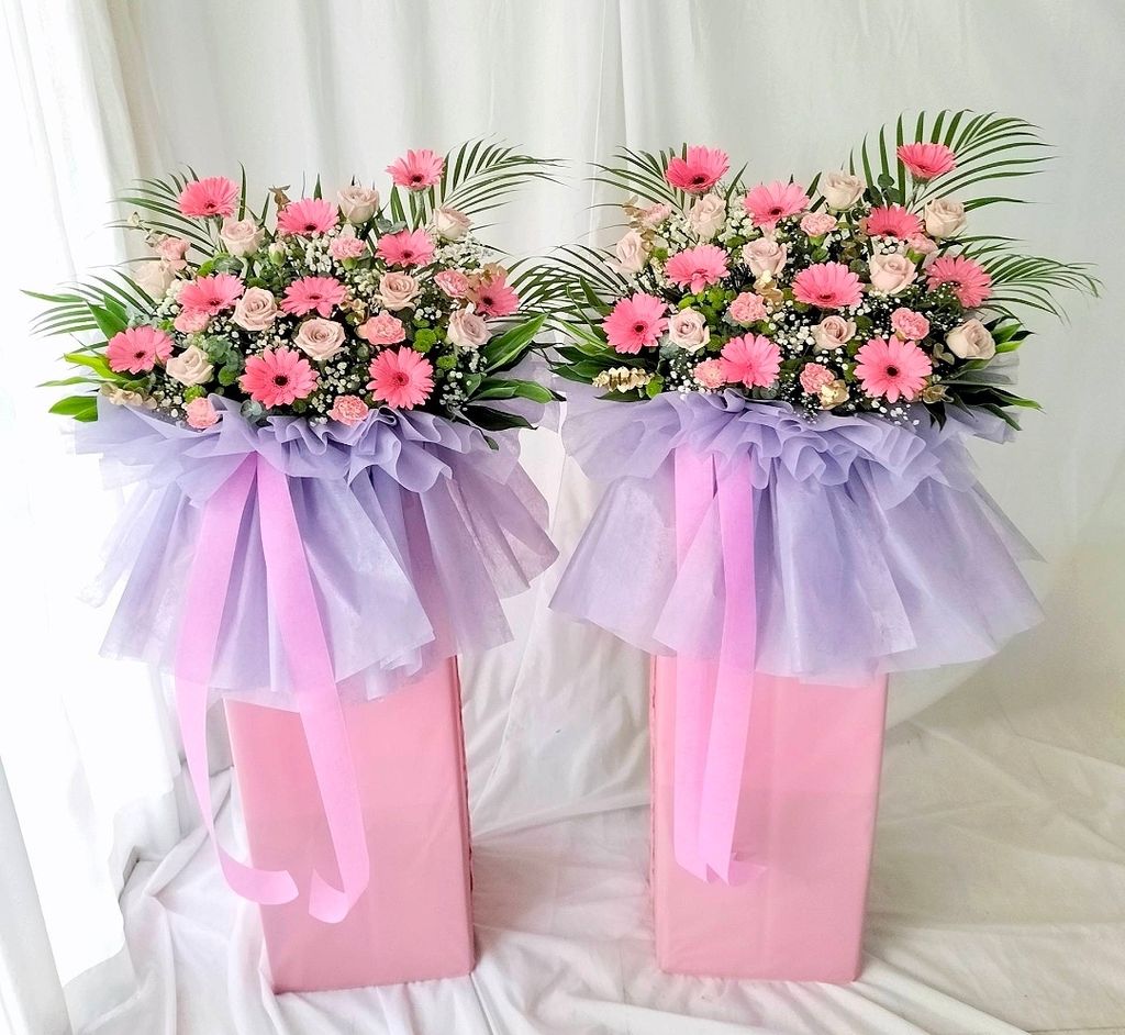 Opening Flower Stand 64