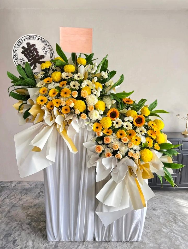Condolences Flower Stand 60