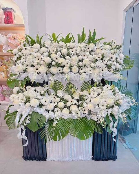 Condolences Flower Stand 123