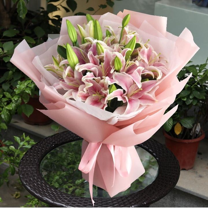 Pink lilies bouquet 10