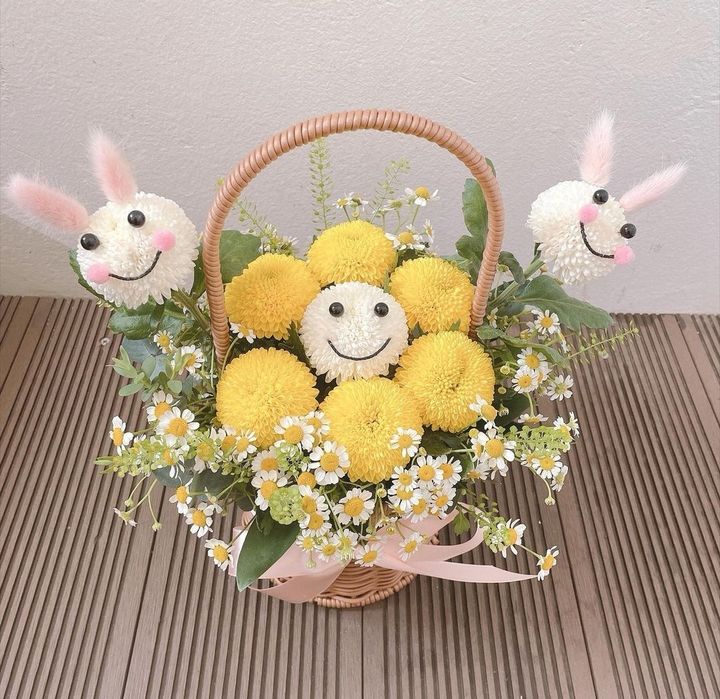 Smile Flower Basket 71